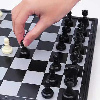 Rynx | 1 box with foldable magnetic international chess set with plastic chessboard board game, ideal table game for family gatherings