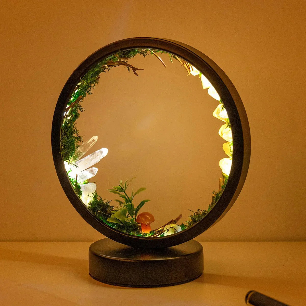 Rynx | elegant - Round frame - Green crystals - Chic decoration