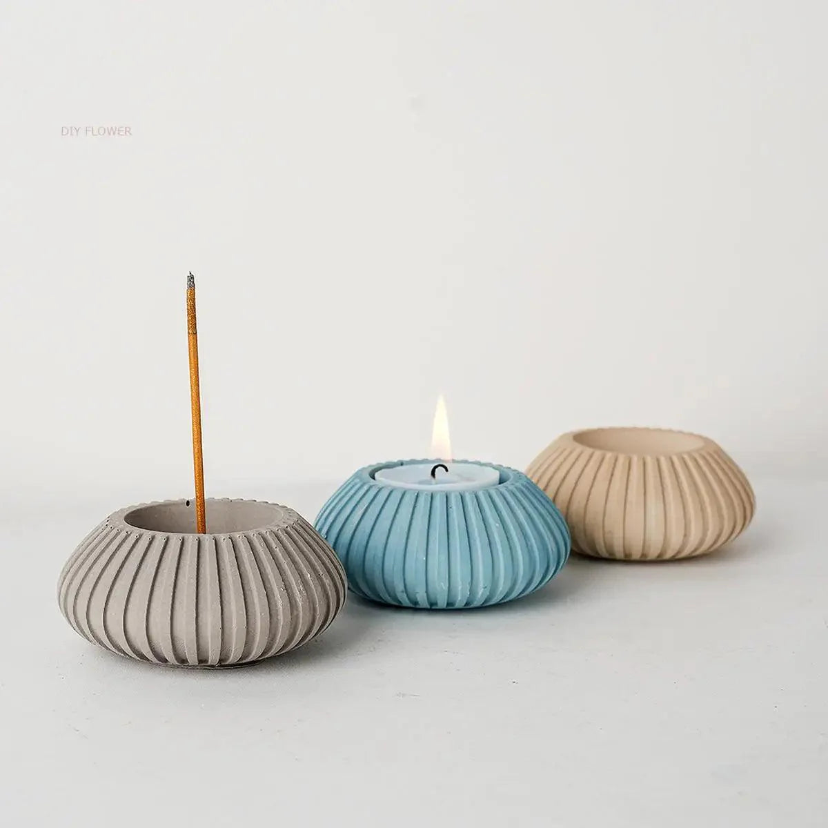 Rynx | Versatile round silicone mold for crafting personalized concrete candle holders and incense holders - Ideal for DIY home decor projects