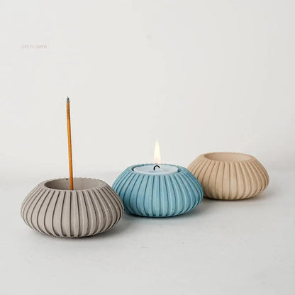 Rynx | Versatile round silicone mold for crafting personalized concrete candle holders and incense holders - Ideal for DIY home decor projects