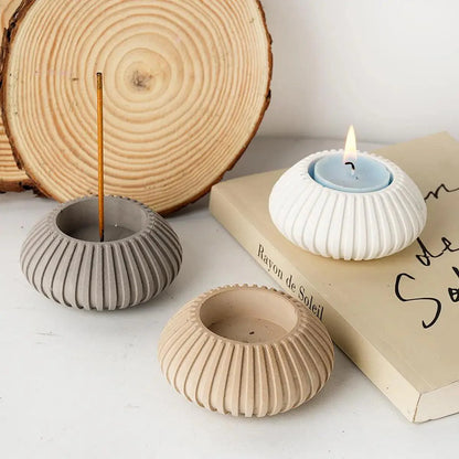 Rynx | Versatile round silicone mold for crafting personalized concrete candle holders and incense holders - Ideal for DIY home decor projects