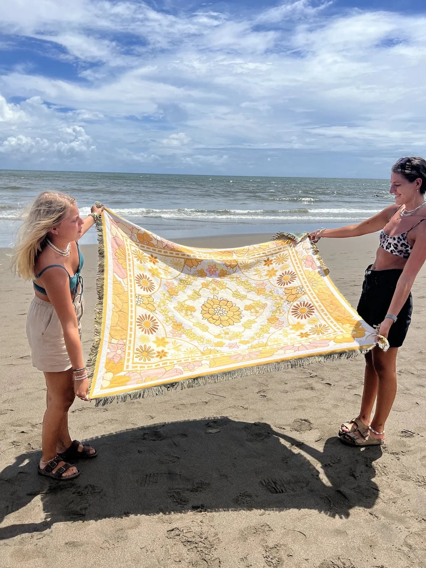 Rynx | Floral Wall Tapestry Blanket
