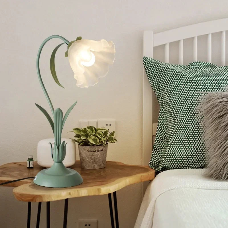 Rynx | Blossom Glow Lily Table Lamp