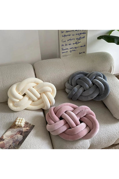 Rynx | Knot accent pillow