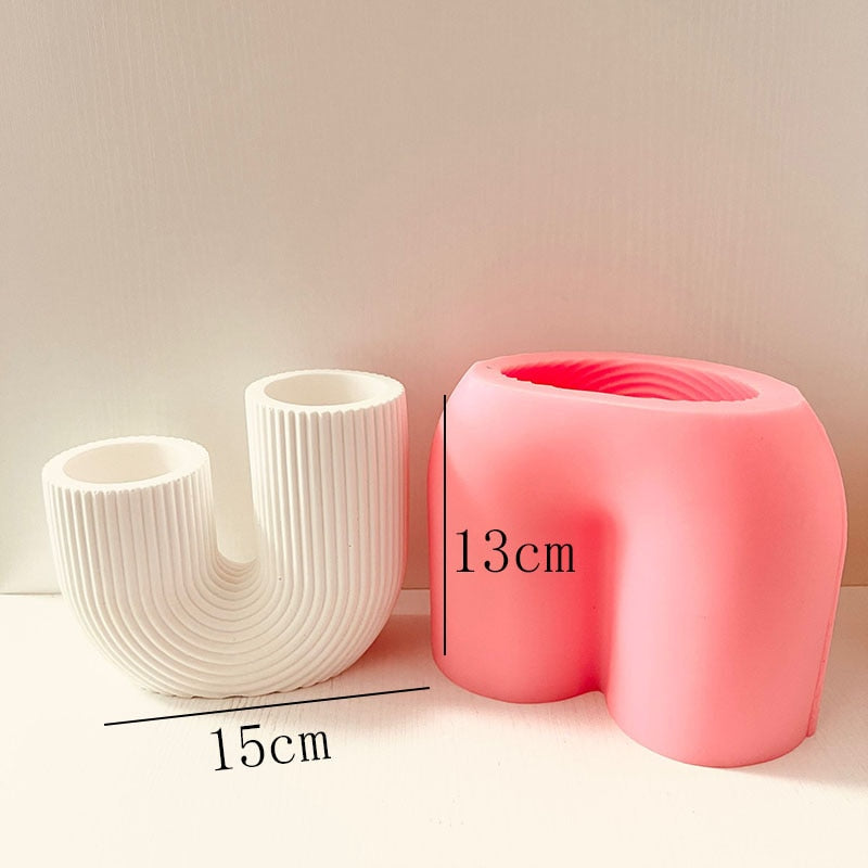 Rynx | Aina - U-shaped Vase