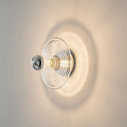 Rynx | Timeless glass wall lamp for versatile lighting