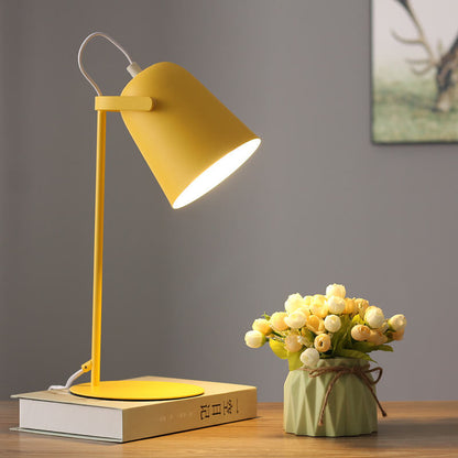 Rynx | LumiTouch – Minimalist Table Lamp with Tripod Base and Touch Control