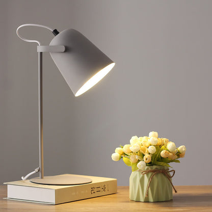 Rynx | LumiTouch – Minimalist Table Lamp with Tripod Base and Touch Control