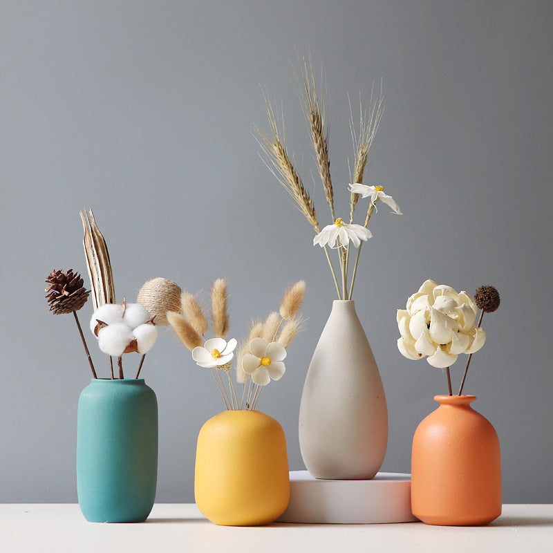 Rynx | Modern solid color vases with flowers