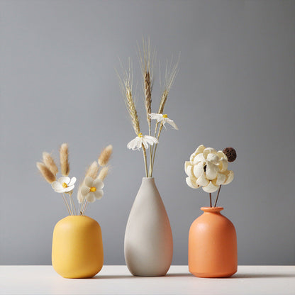 Rynx | Modern solid color vases with flowers