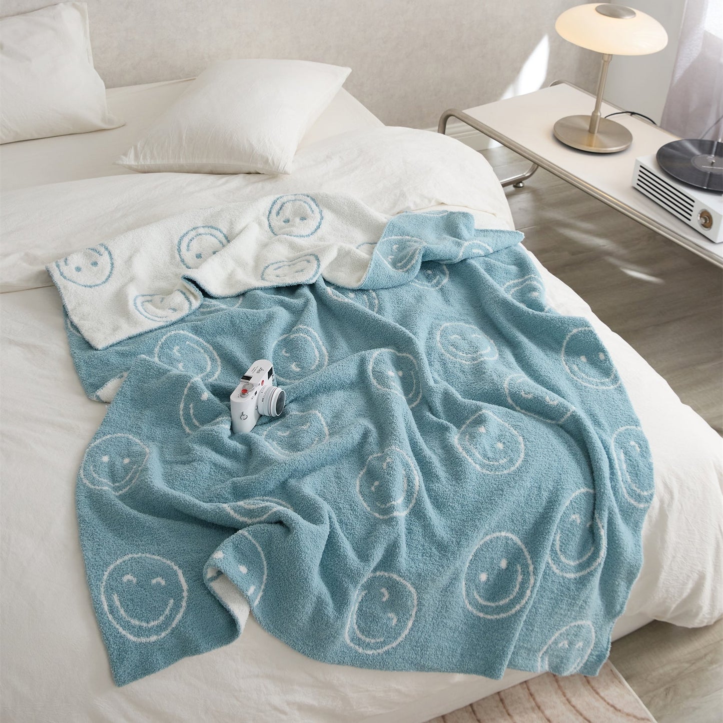 Rynx | Smiley Blanket
