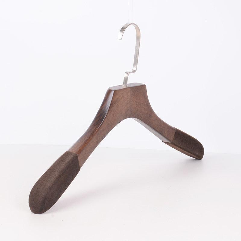 Rynx | Elegant Wooden Hangers Set with Non-Slip Bar for Improved Closet Style and Organization