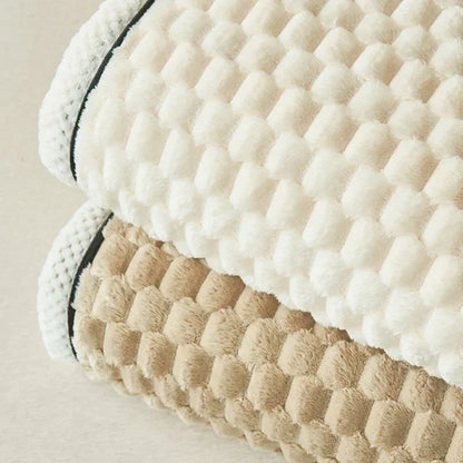 Rynx | Ivory Blowing Blanket