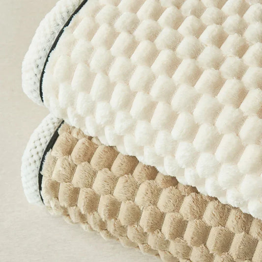 Rynx | Ivory Blowing Blanket