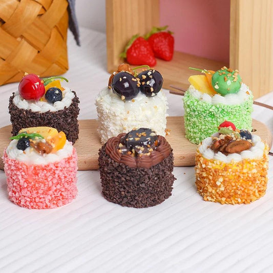 Rynx | 6-piece lifelike cupcake decoration set for food photography and gifts for children - Ideal for refrigerator display