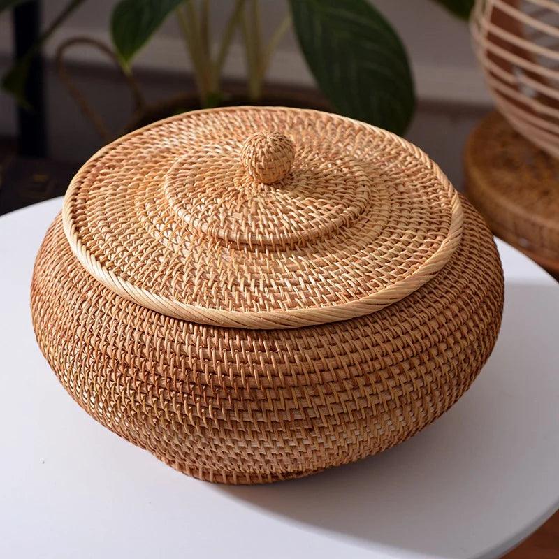 Rynx | Elegant handwoven rattan storage chest - Stylish organizer for any room