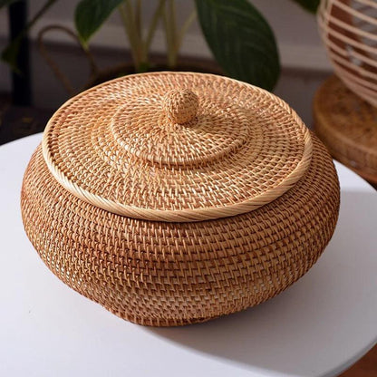 Rynx | Elegant handwoven rattan storage chest - Stylish organizer for any room