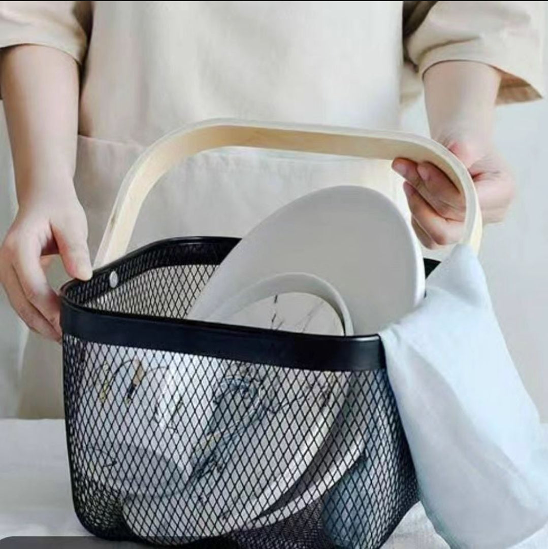 Rynx | Mesh fruit basket with wooden handle