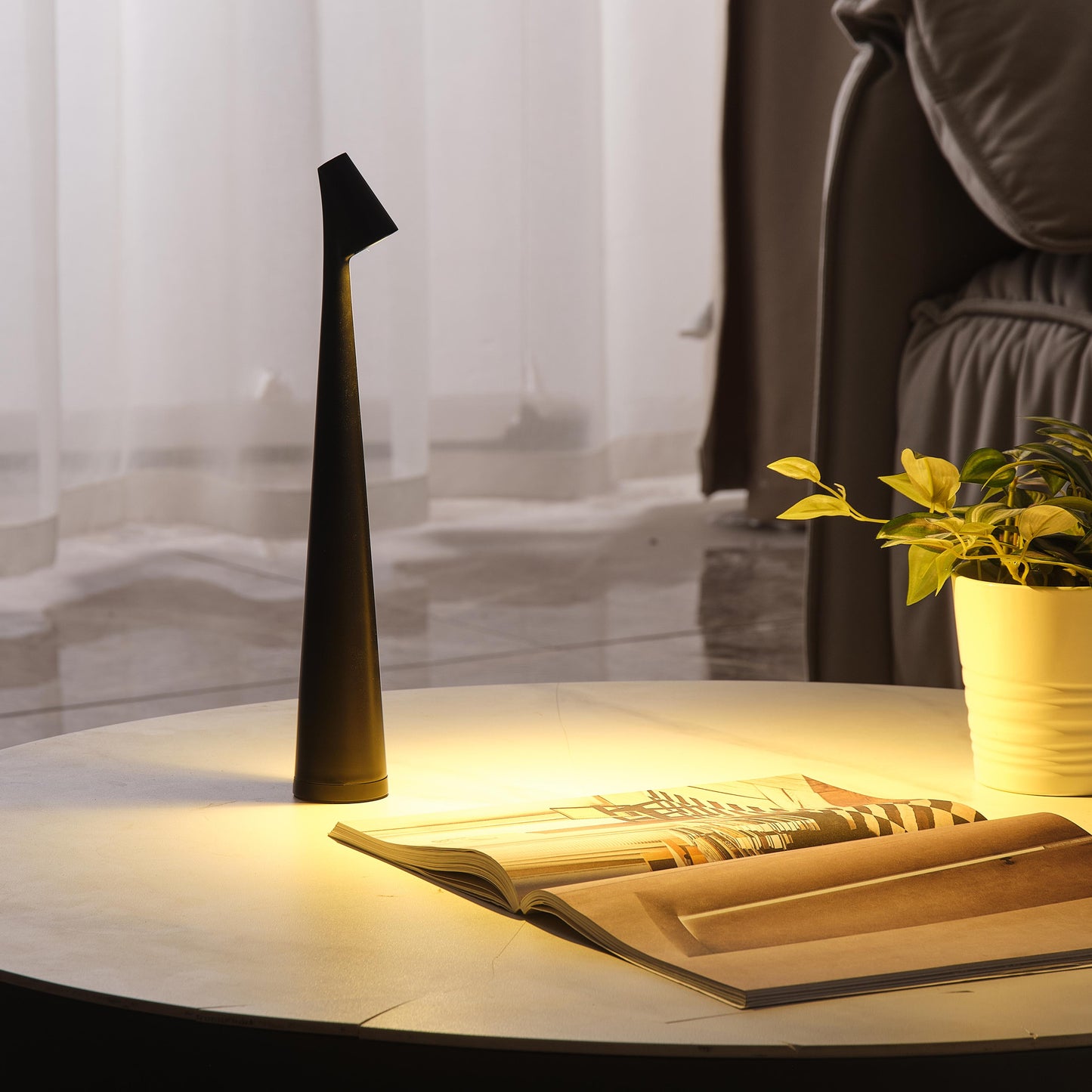 RYNX | Nordic Minimalistic Design Table Lamp – Wireless - Led - Versatile Usage