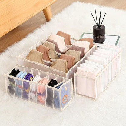 Rynx | Nylon wardrobe organization system with improved storage and ventilation