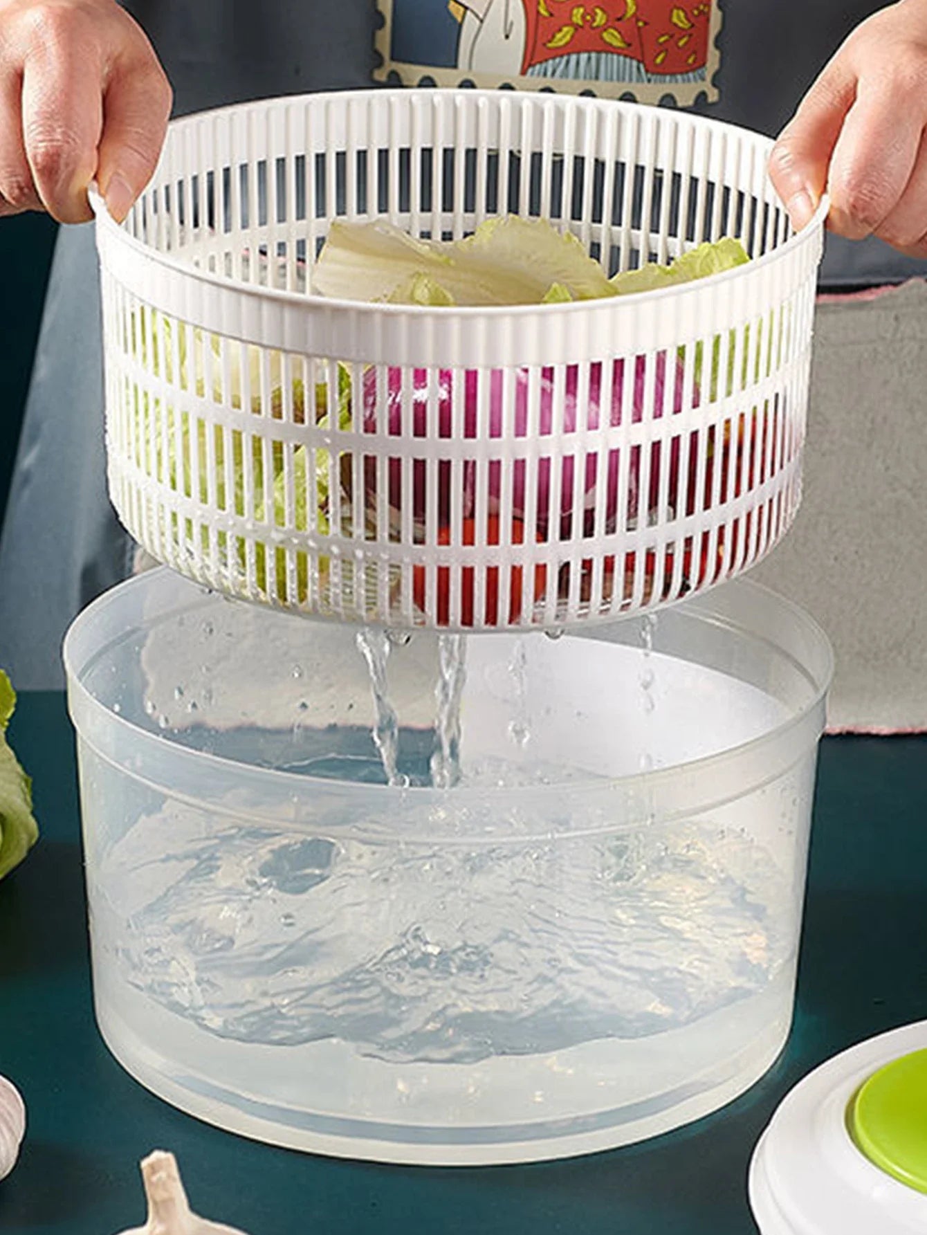 Rynx | Creative Manual Vegetable Dehydrator and Salad Spinner: Hand Crank Kitchen Gadget for Efficient Fruit and Vegetable Drying
