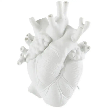 Rynx | Creative Heart-Shaped Resin Vase for Flowers – Customized Desktop Home Decoration Sculpture