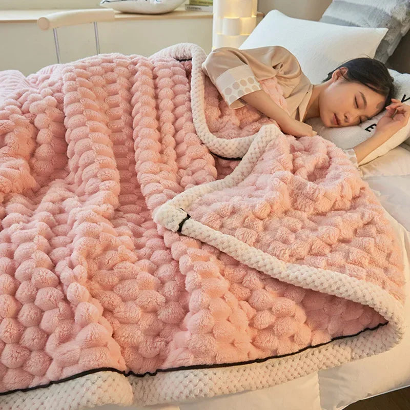 Rynx | Ivory Blowing Blanket