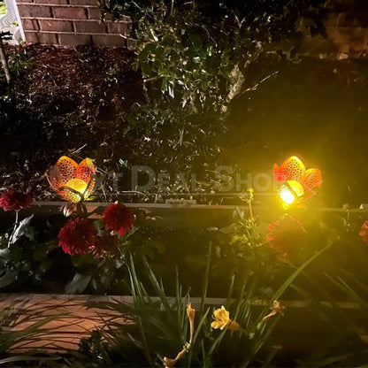 Rynx | Solar-powered metal flower pot lamp