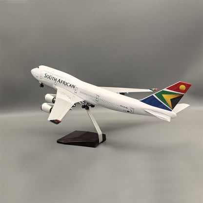 Rynx | South African Airways Boeing 747-300 ZS-SAK Model Aircraft 45 cm - 1:150 Resin/Metal Alloy Cast Jet with Display Stand