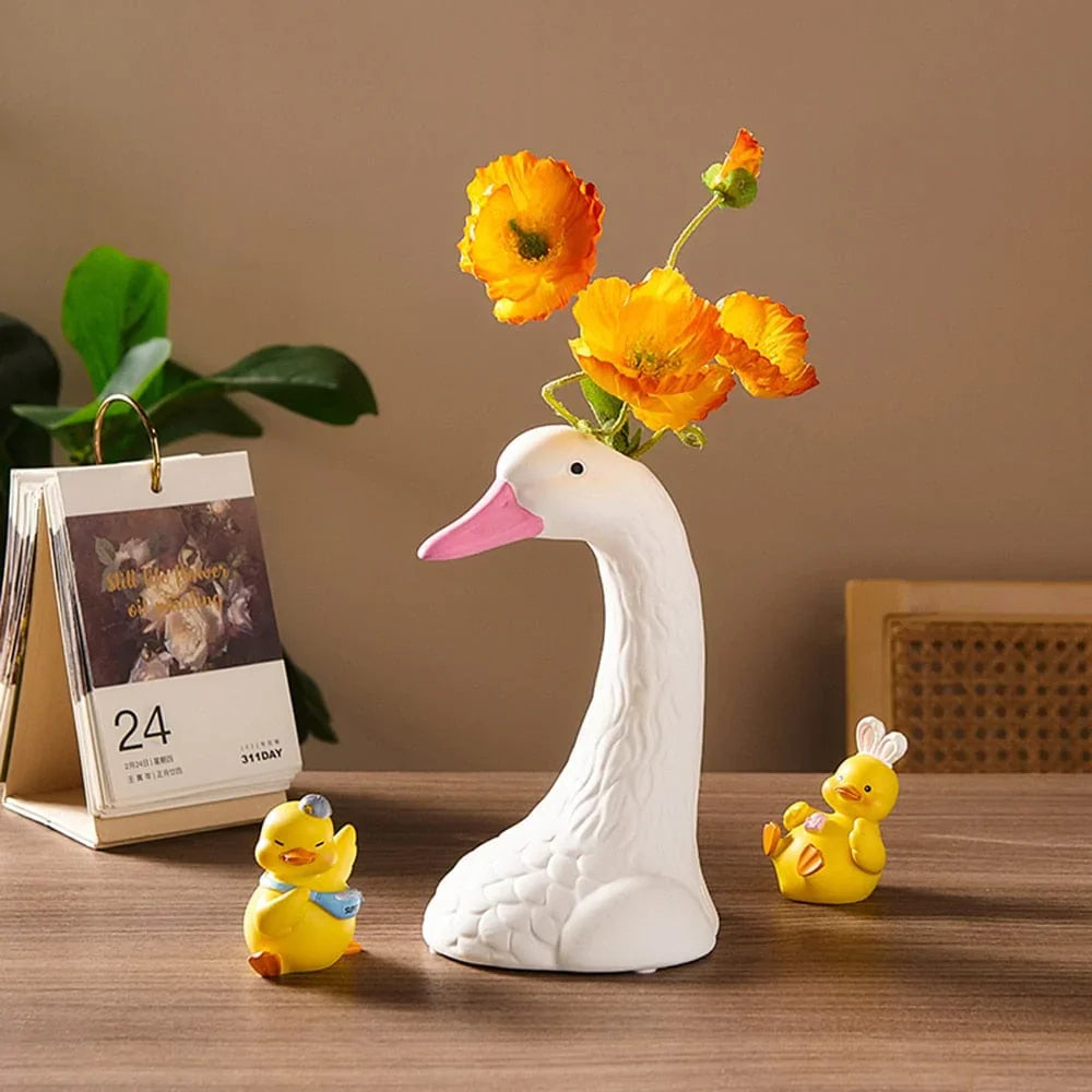 Rynx | Swan Head Vase