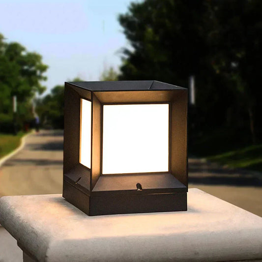 RYNX | Lamp - Elegant Solar Lantern for Your Driveway
