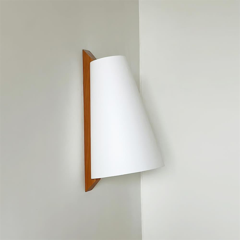 Rynx | Trianora Wall Lamp
