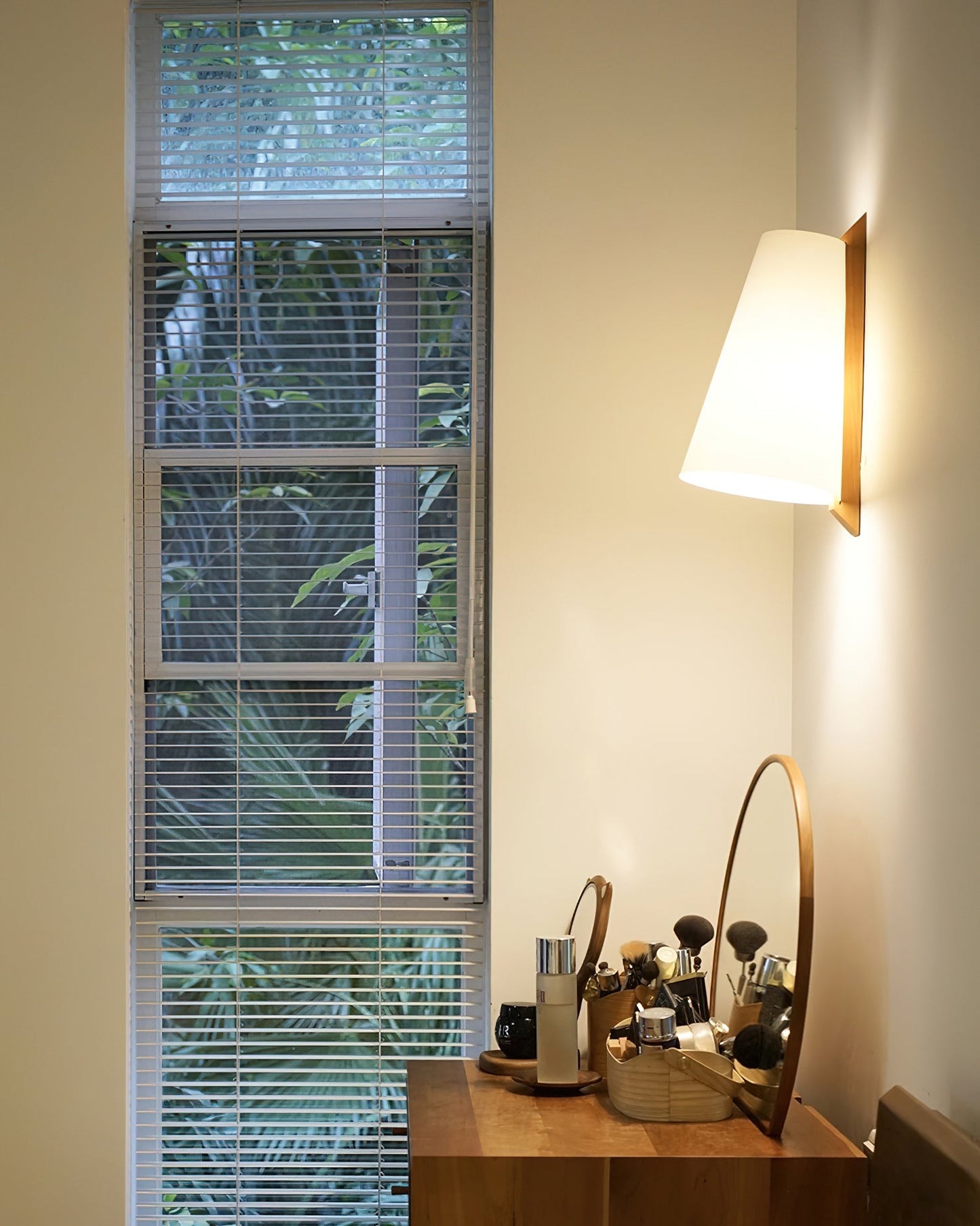 Rynx | Trianora Wall Lamp