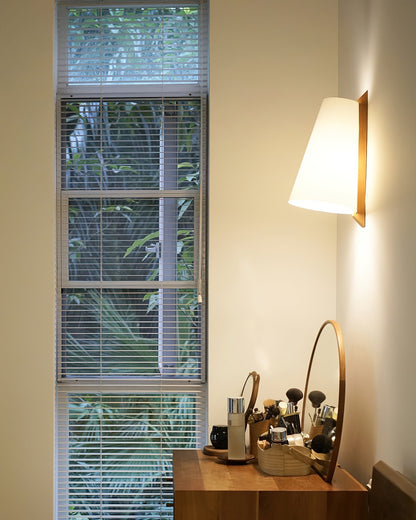 Rynx | Trianora Wall Lamp