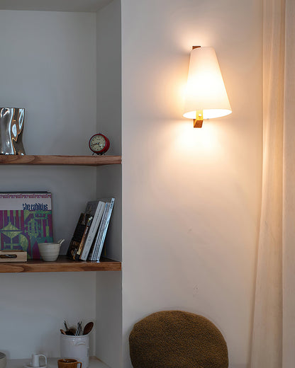 Rynx | Trianora Wall Lamp