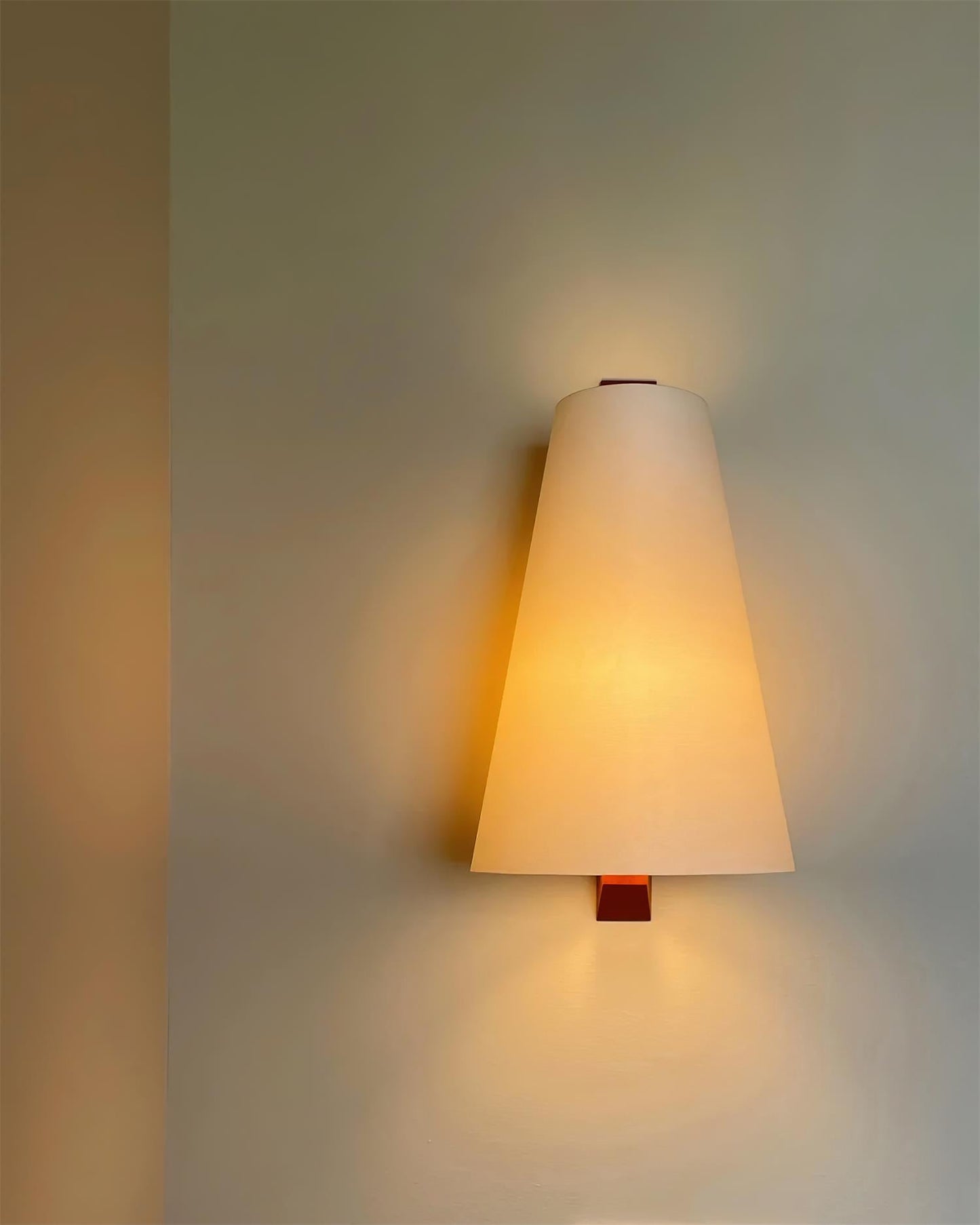 Rynx | Trianora Wall Lamp