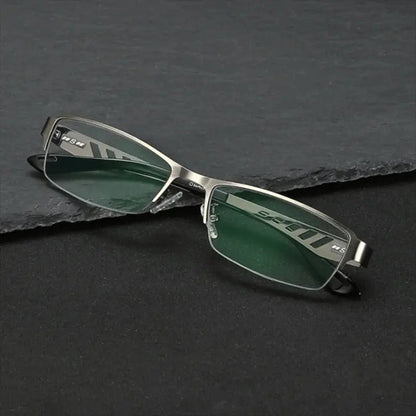 Rynx | Ultra-light multifocal self-tinting reading glasses