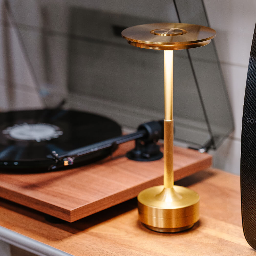 Rynx | Ambient Metallic Wireless Table Lamp