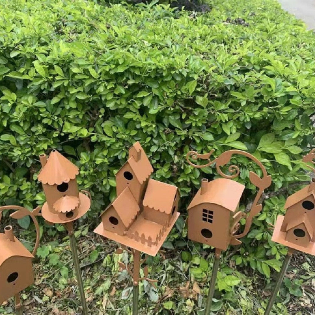 Rynx | BirdHaven decorative birdhouse for the garden