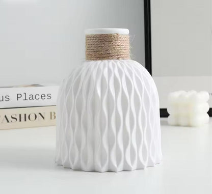 Rynx | VividVase - Chic ceramic vase for fresh flower arrangements