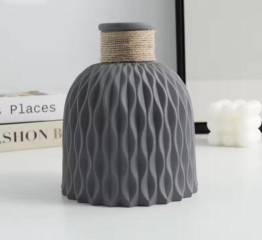 Rynx | VividVase - Chic ceramic vase for fresh flower arrangements