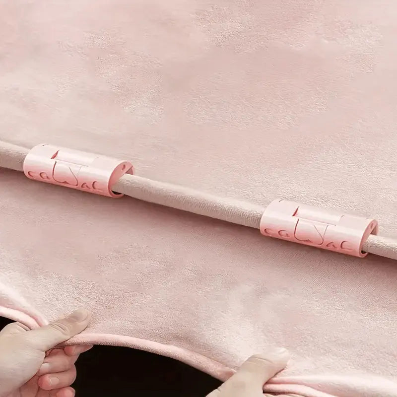 Rynx | Adjustable sheet holder – Never again slipping bed linen