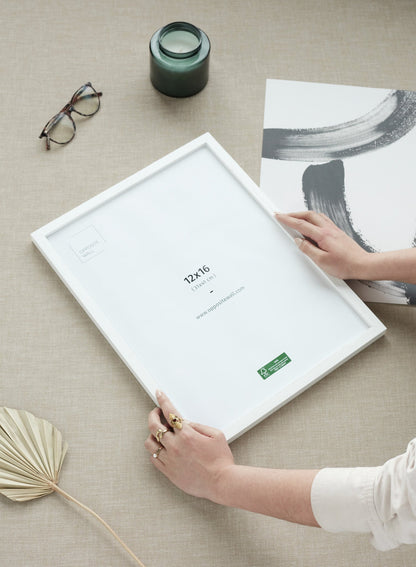 Rynx | White Oak Frame, 20x30 in | 51x76 cm