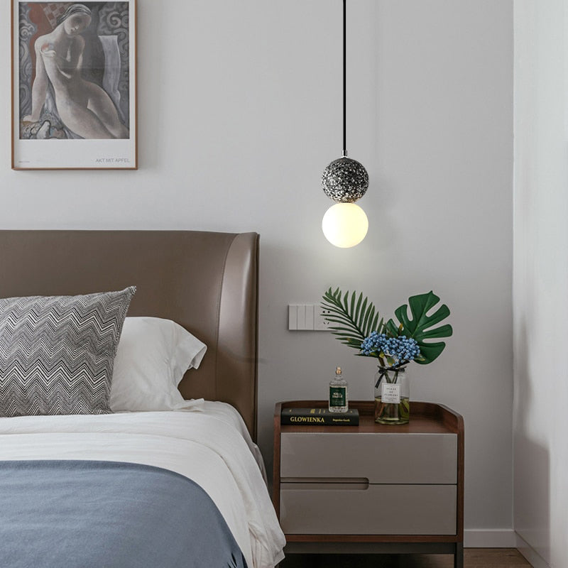 Rynx | Modern Ball-Shaped Table Lamp with Led