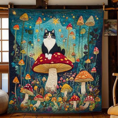 Rynx | Tuxedo cat in mushroom meadow quilt