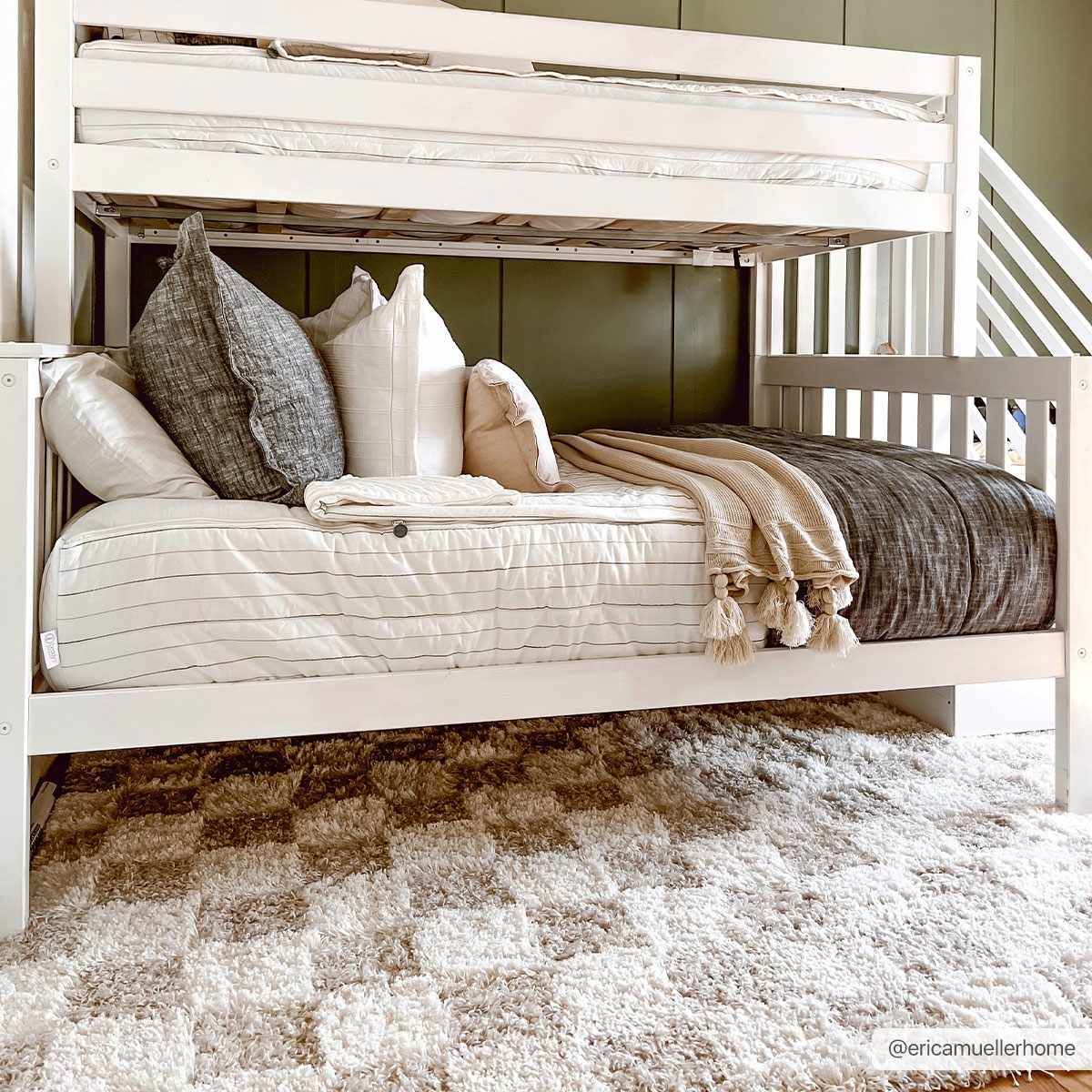 Rynx | Neutral checked carpet flooring