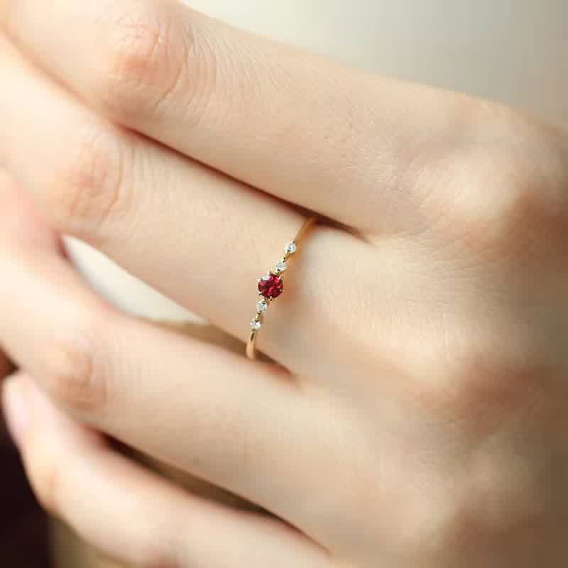 RYNX | 18K Gold Garnet Stone Ring - A Touch of Elegance