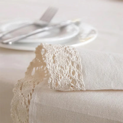 Rynx | Polyester bedding with lace edge