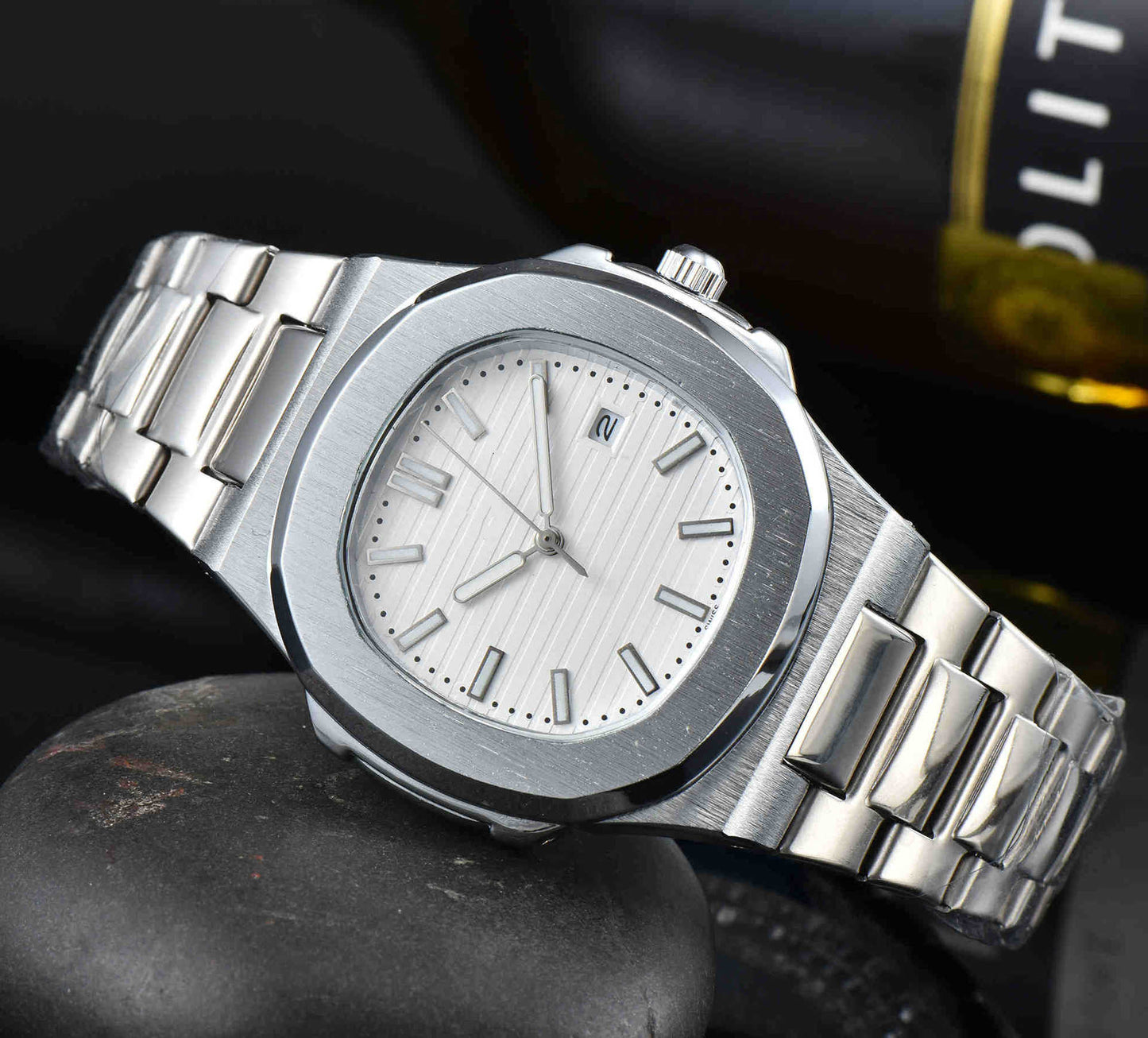 Rynx | Three-hand quartz seconds go date steel strap watch