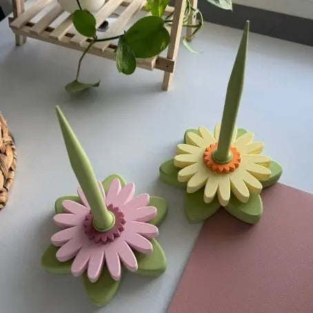 Rynx | Gerbera Yarn Spool — 3D Printed Tool for Even Winding
